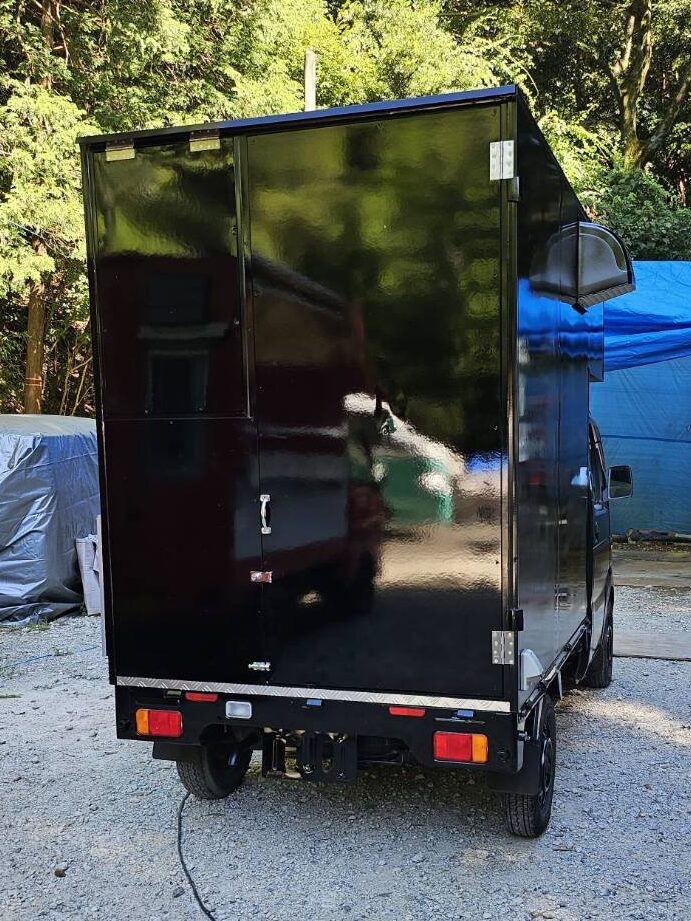 軽トラックをベースに製作したキッチンカー